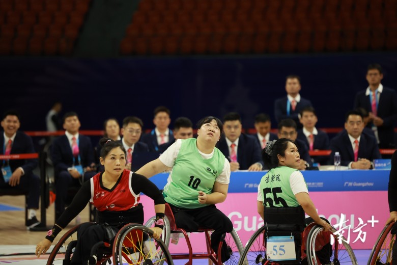 轮椅上的“奔跑者”尚婷：非常享受在赛场上风拂过的感觉