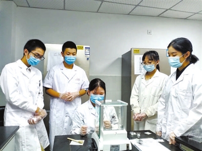 今日科研“雏鹰” 未来创新“雄鹰” 今日科研“雏鹰” 未来创新“雄鹰”