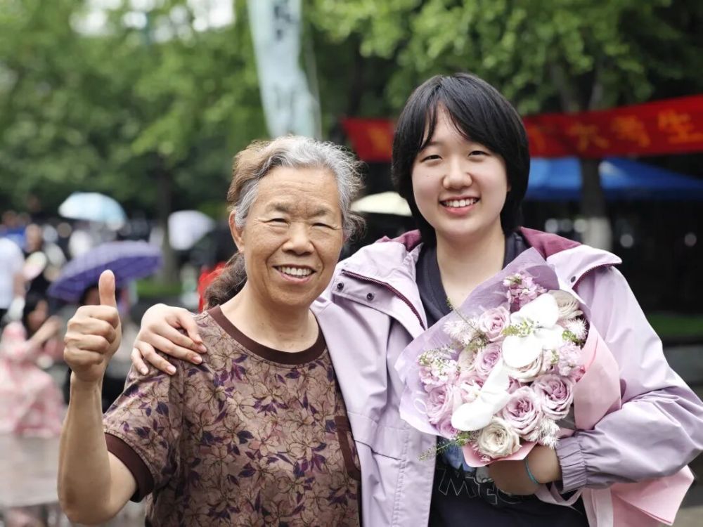 哪张照片，能定义你的2025年？先看看他们的答案