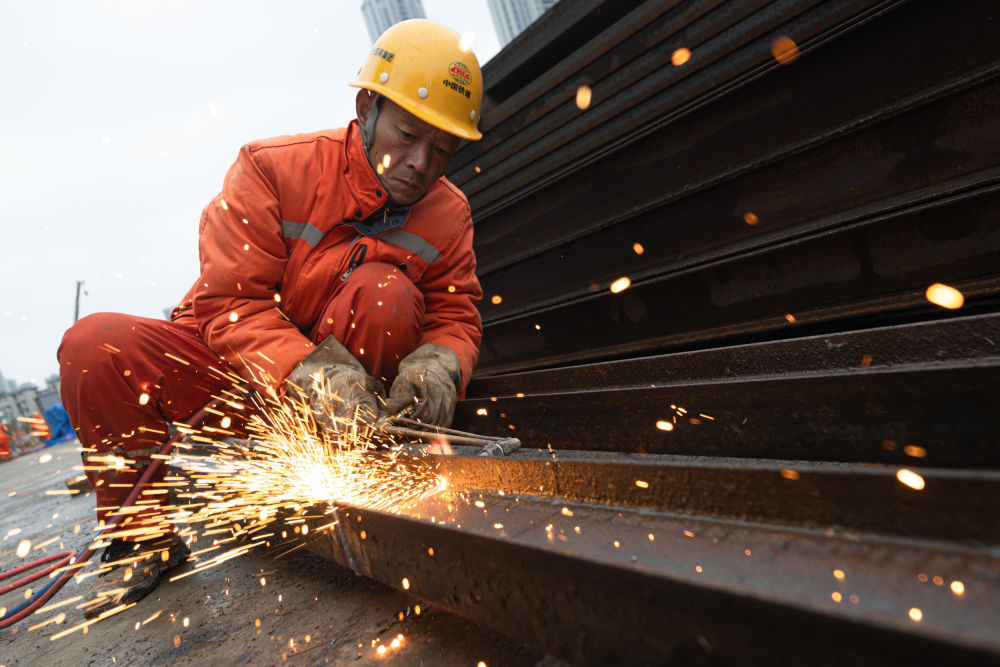 新年开新局｜追光而行