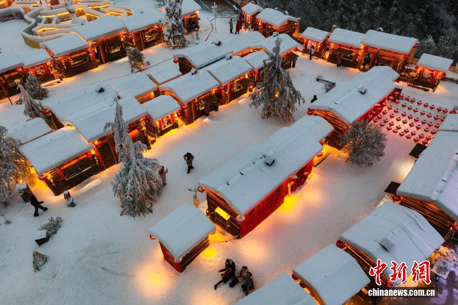 贵州六盘水：“南国雪乡”吸引游客