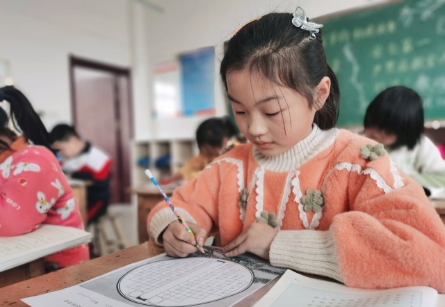 山东高青：举办写字比赛 感受汉字魅力