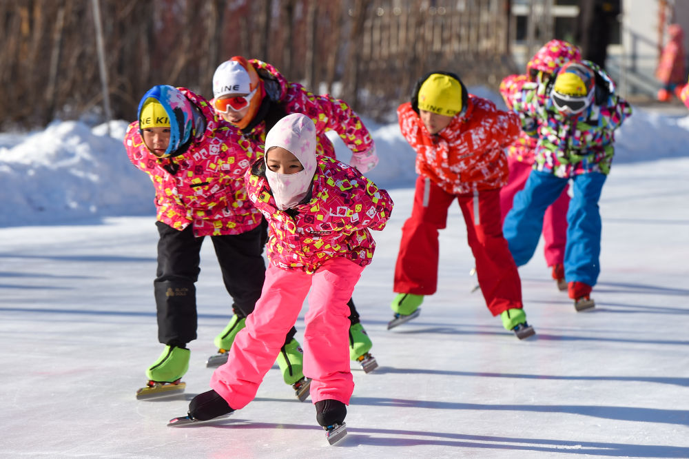 踏雪飞腾，共赴春天