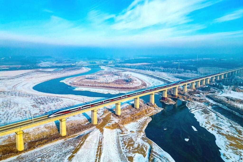 穿“羽绒服”贴“暖宝宝”，高铁这样抵御极寒天气