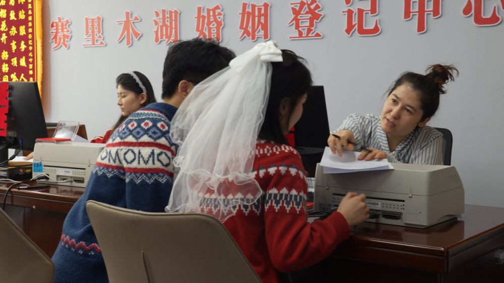 赴一场冰雪之约！看见新疆的冬日浪漫