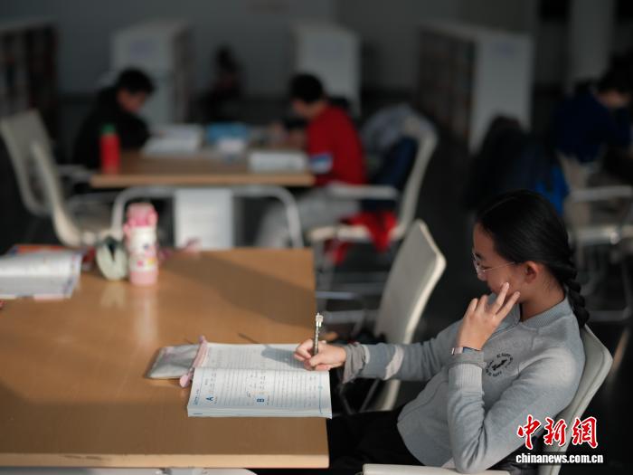 《全民阅读促进条例》施行 天津图书馆成市民周末打卡地