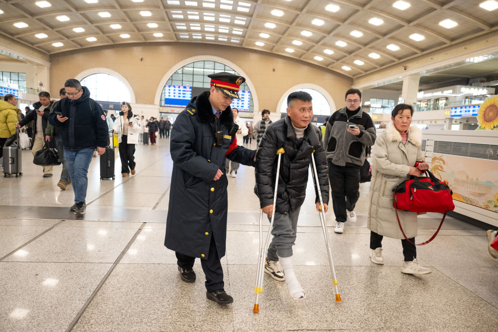 2026年春运开启 “流动的中国”充满活力