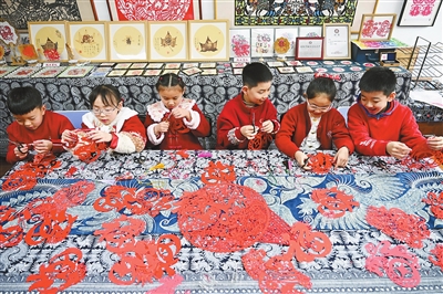 剪纸创作 喜迎新春