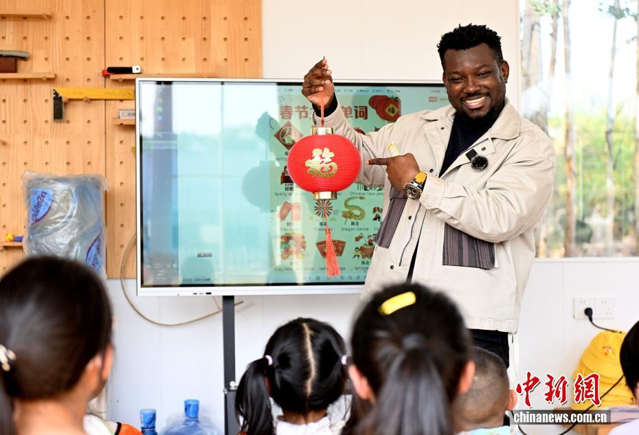 “网红”外教的中国“春节”课