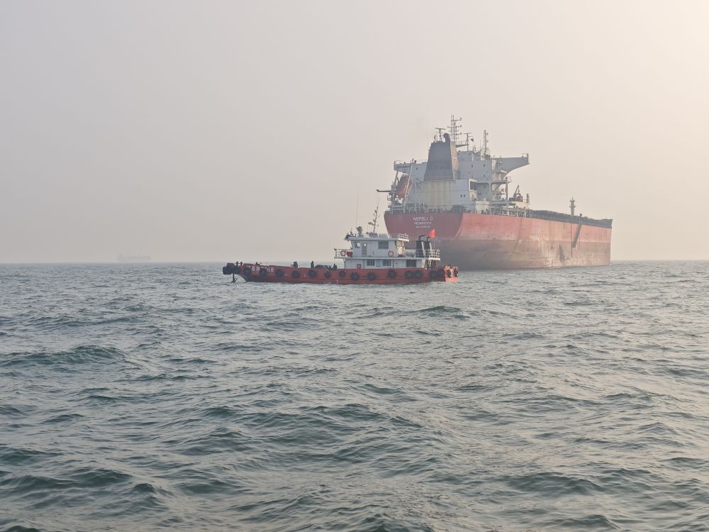 新春走基层·记者体验360行|和移民管理警察一起,守护“海上国门” 新春走基层·记者体验360行|和移民管理警察一起,守护“海上国门”