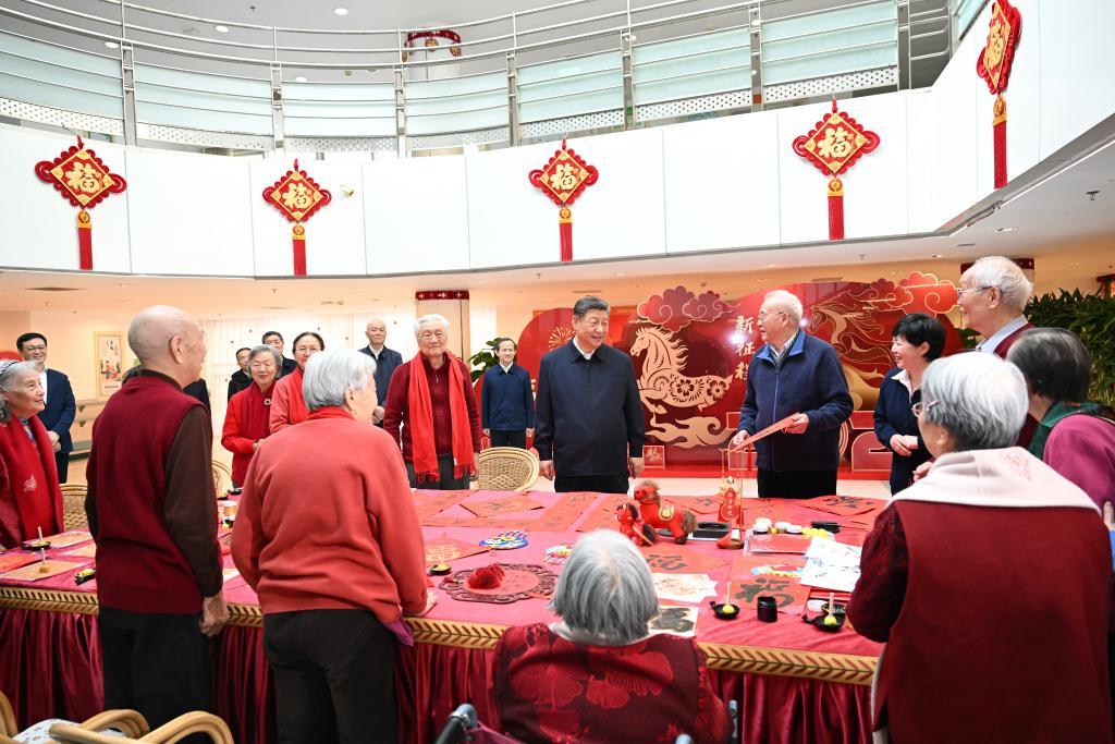 看图学习·热气腾腾的中国年丨从总书记的社区行 读懂“民生无小事 枝叶总关情” 看图学习·热气腾腾的中国年丨从总书记的社区行 读懂“民生无小事 枝叶总关情”