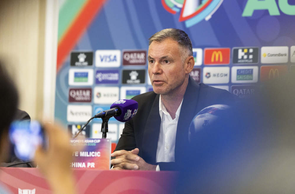 中国女足主帅:卫冕冠军有压力,希望让每个人自豪