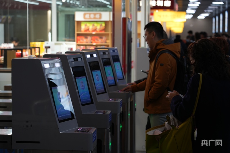 热潮涌动吹响实干“冲锋号” “马”力全开奋战新春“开门红”