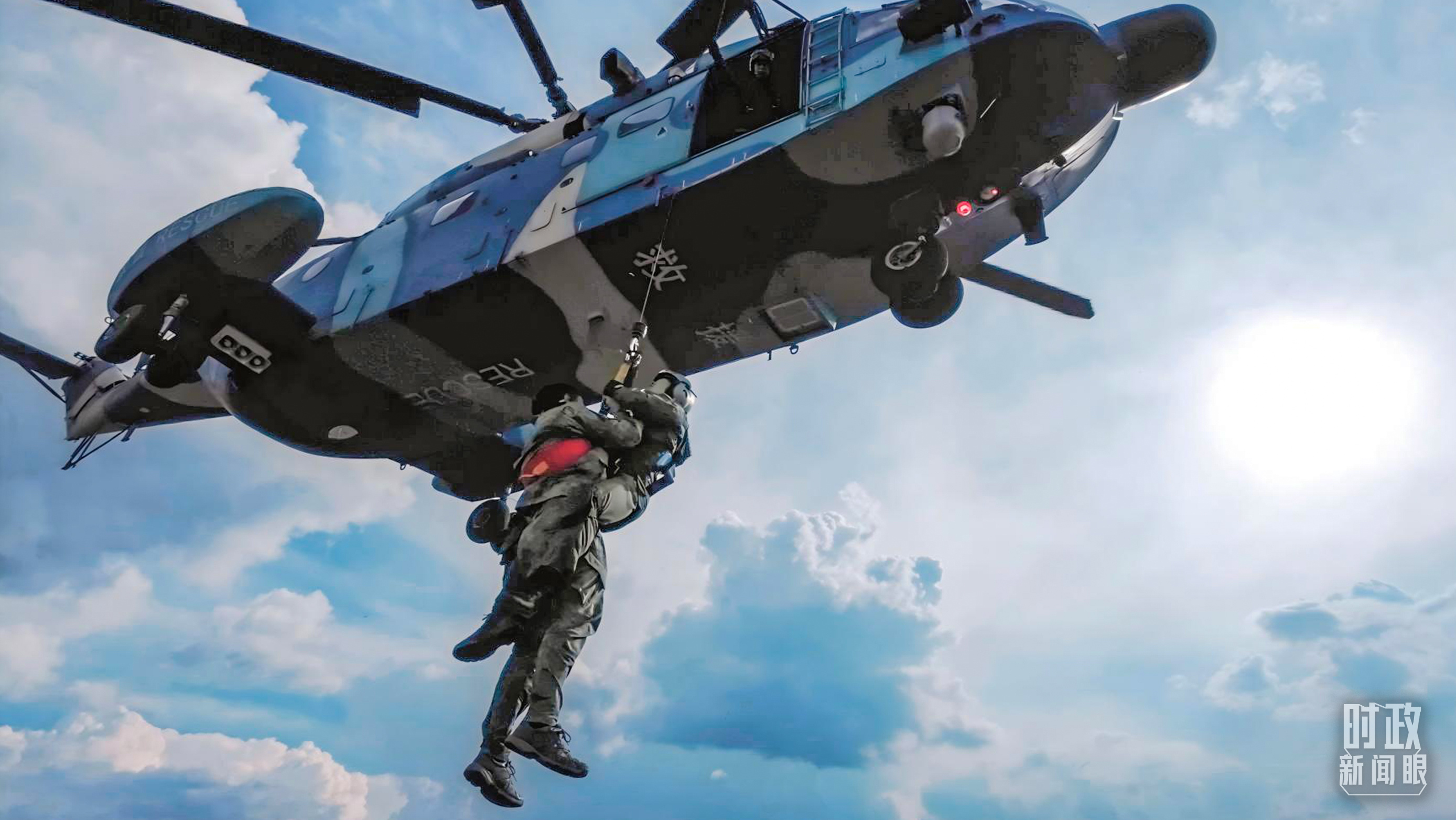 时政新闻眼丨高质量推进国防和军队现代化,习近平强调充分发挥这一特有优势