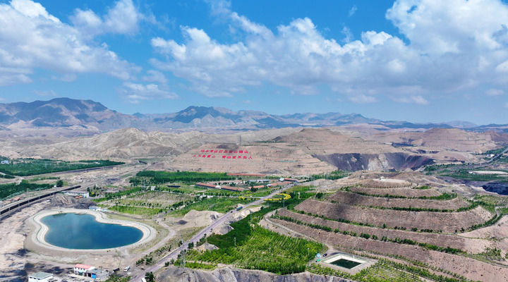 从全国两会看法治中国建设重大成就与崭新实践