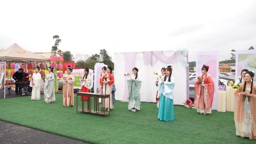 新华视点|春日盛景赋能“花经济” 文旅融合焕发新活力 新华视点|春日盛景赋能“花经济” 文旅融合焕发新活力