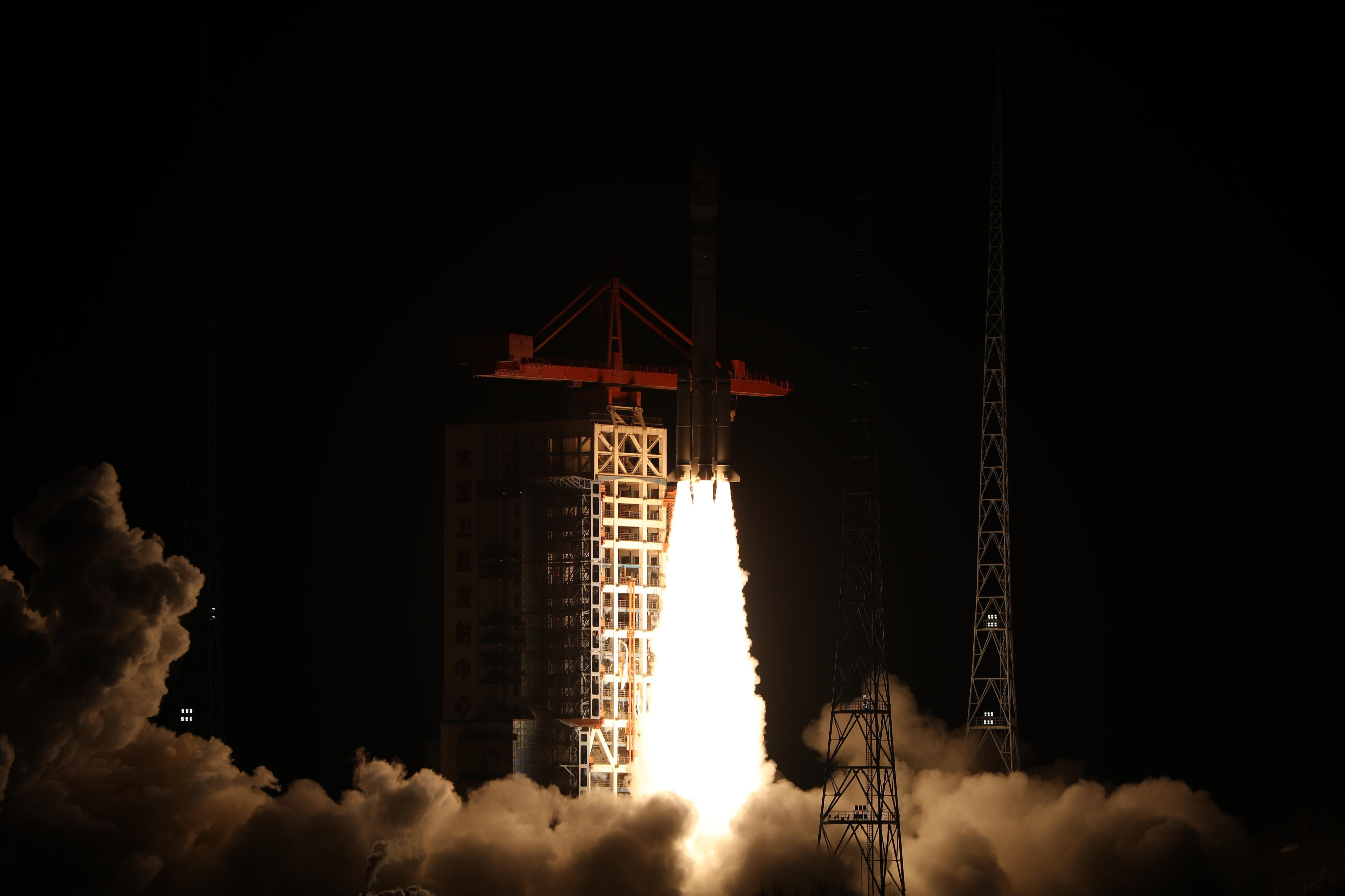 长六甲火箭成功发射遥感五十号02星