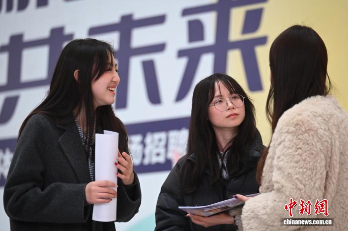 助力青年逐梦南京举办新媒体专场招聘会搭起人才连心桥