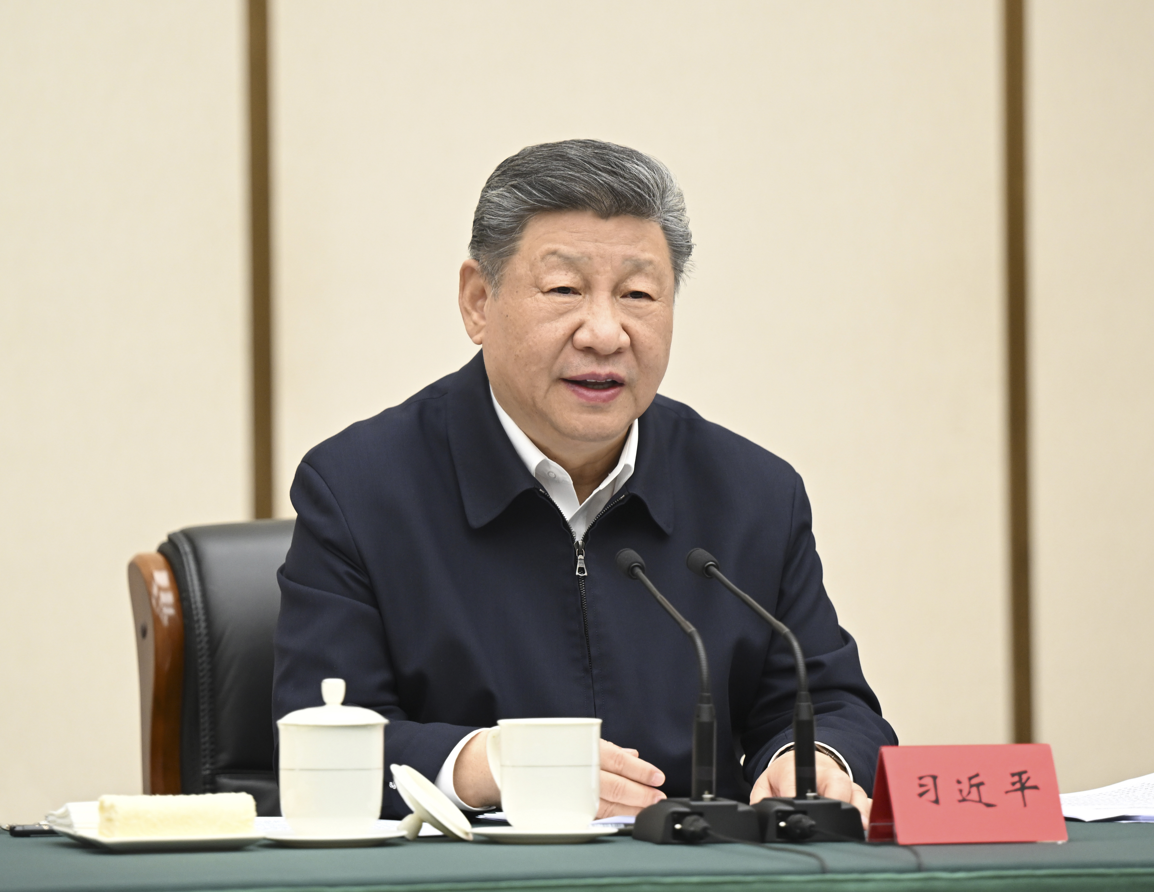 “对雄安的发展前景，我们充满信心”——习近平总书记赴雄安新区考察并主持召开深入推进雄安新区高质量建设和发展座谈会纪实