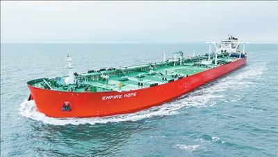 自研新一代超大型油船“君望”轮交付