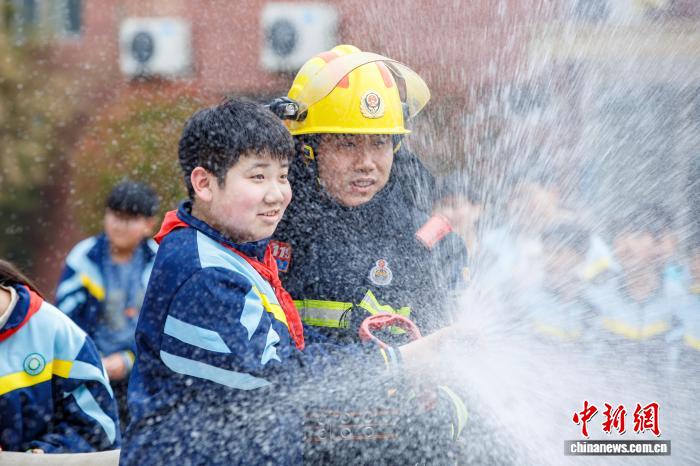 河南睢县:安全“童”行 防患未“燃” 河南睢县:安全“童”行防患未“燃”
