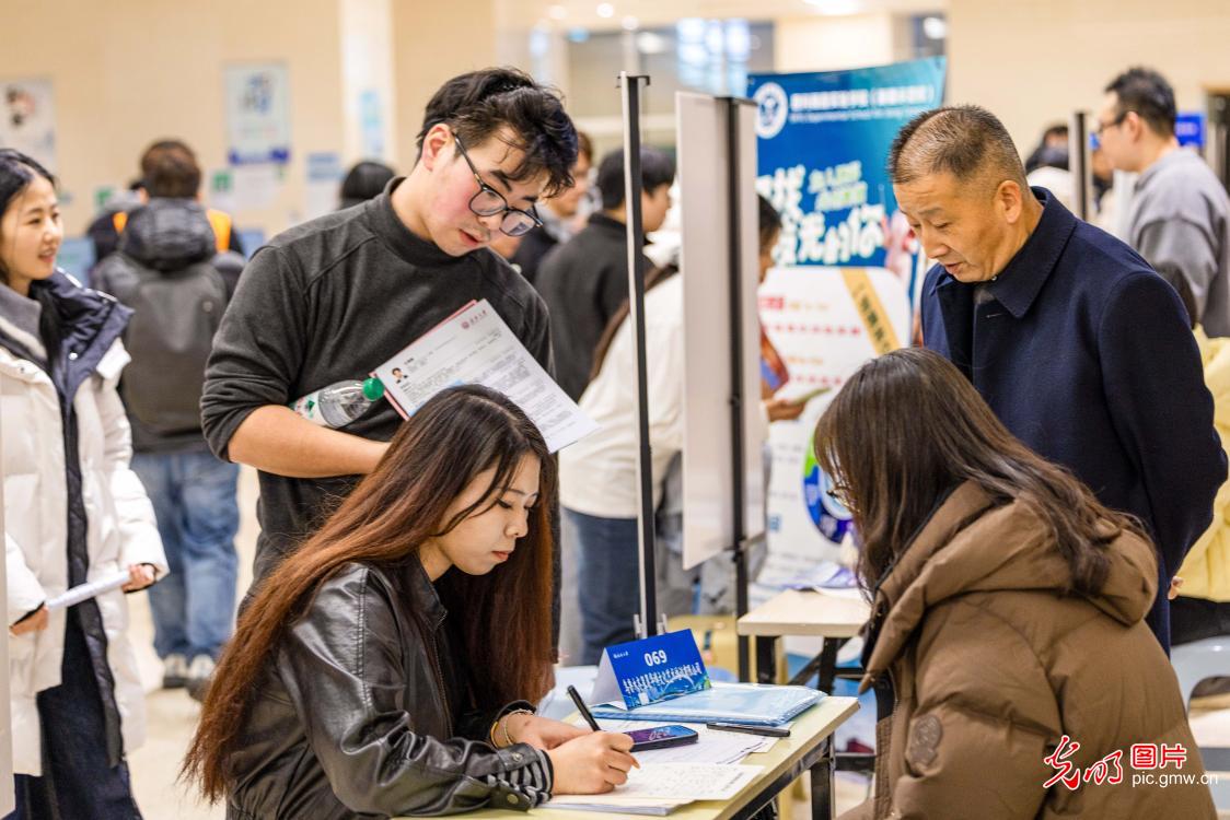 【职引未来】春招攻坚正当时 精准服务促就业 【职引未来】春招攻坚正当时 精准服务促就业