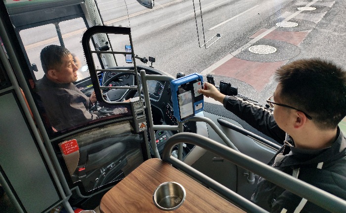 北京⇌雄安通勤“双城记”啥感受?跟记者打卡这趟车 北京⇌雄安通勤“双城记”啥感受?跟记者打卡这趟车