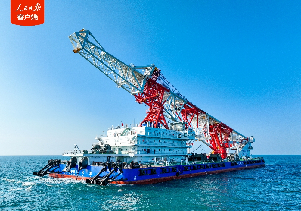 全球最大打桩船“铁建大桥桩1”号正式下线