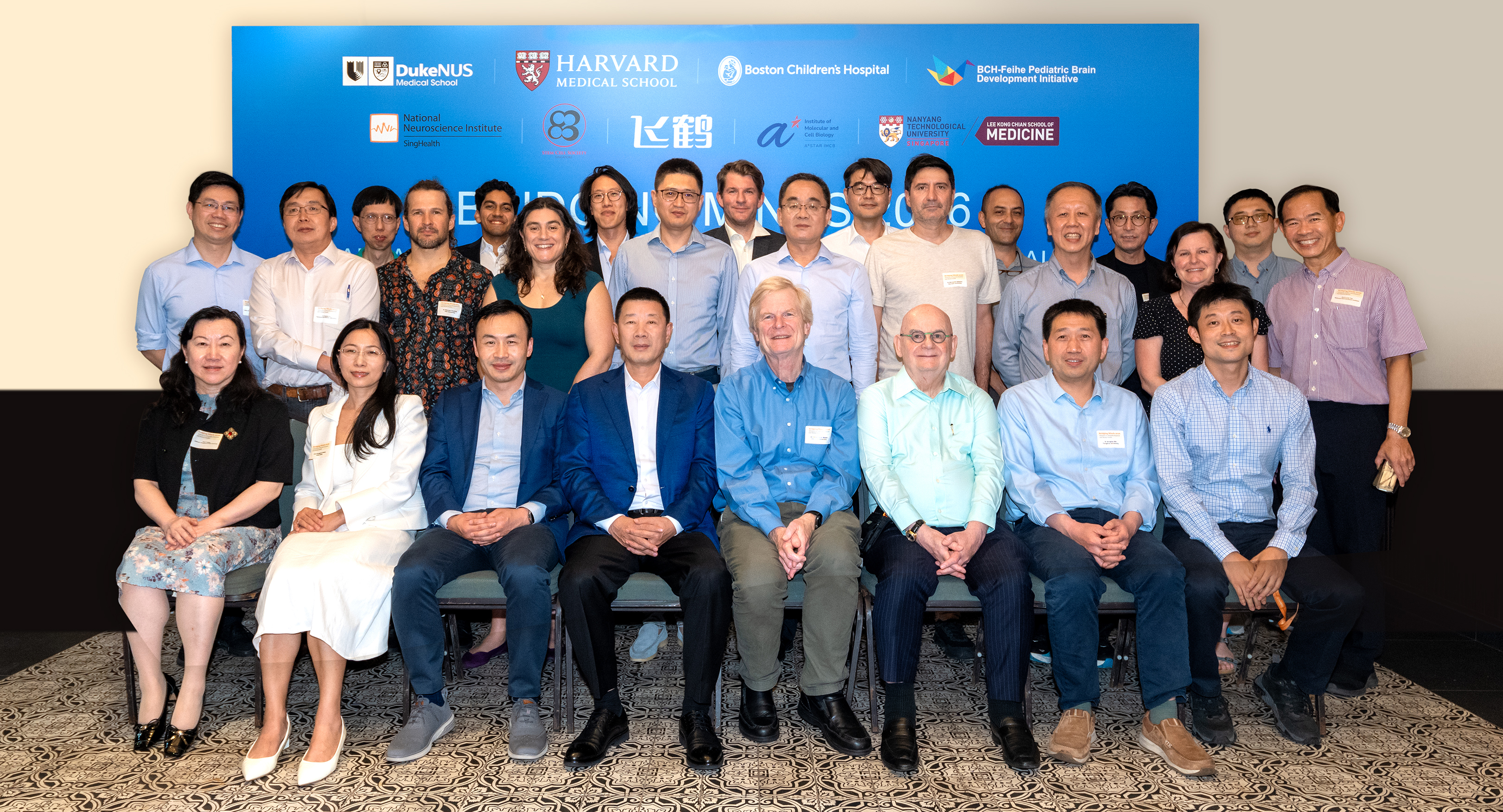 飞鹤携哈佛、耶鲁等顶尖专家齐聚新加坡 乳蛋白技术突破及全龄营养布局获全球关注 飞鹤携哈佛、耶鲁等顶尖专家齐聚新加坡 乳蛋白技术突破及全龄营养布局获全球关注