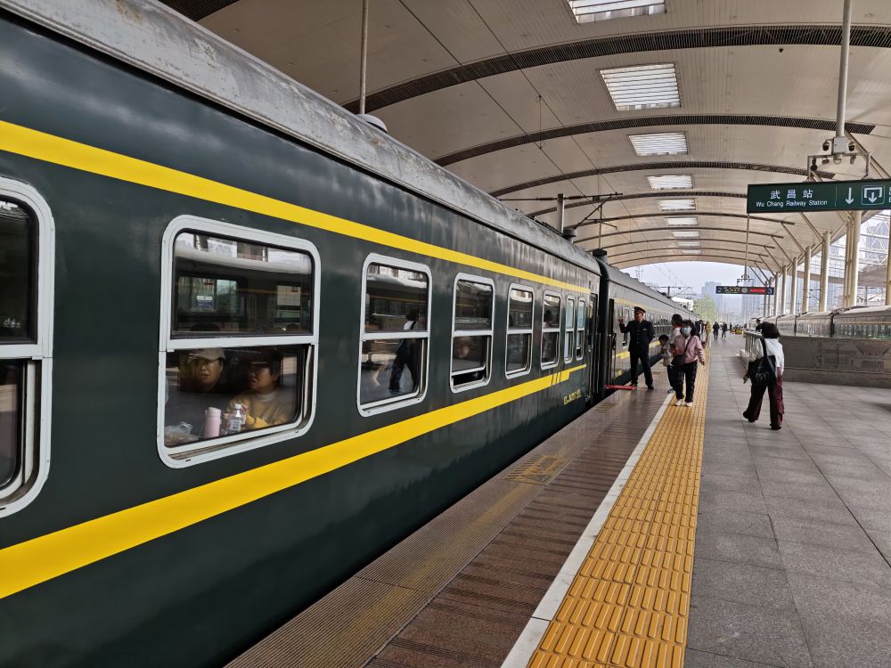 春日经济新图景｜坐趟开往春天的“时光机”