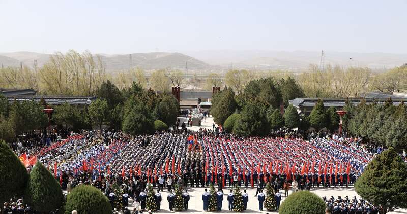 “长征路”常走常新 宁夏固原连续31年组织师生徒步百里祭英烈