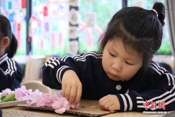 山东济宁:织密民生保障网 呵护“一老一小”