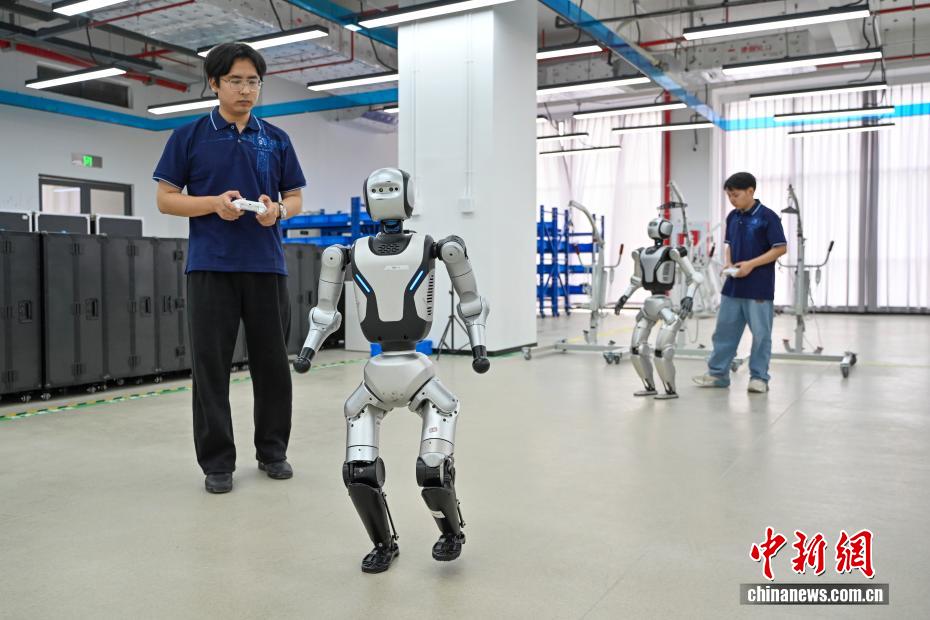 深圳首条人形机器人中试产线投运 深圳首条人形机器人中试产线投运