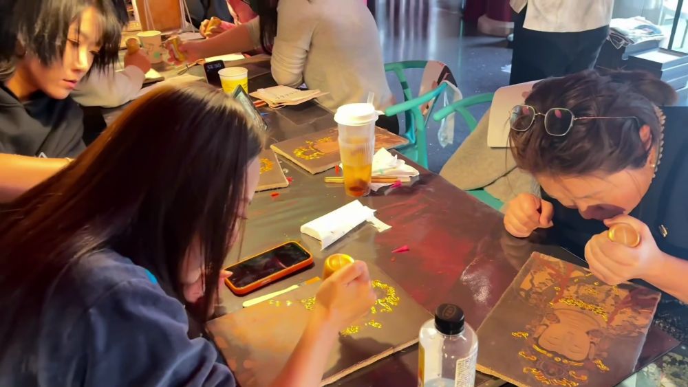 消费向新 外贸向暖——从多场景看中国经济活力