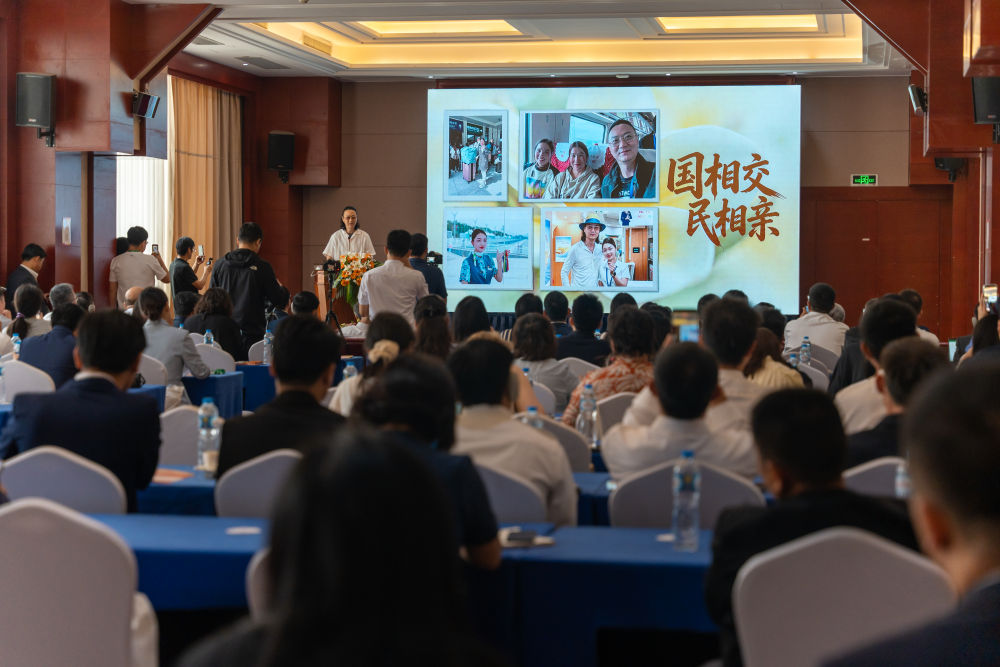 心相近｜路联通心相通，中老友好续写动人故事