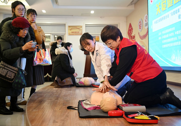 习近平总书记引领青年志愿者挺膺担当、矢志奋斗