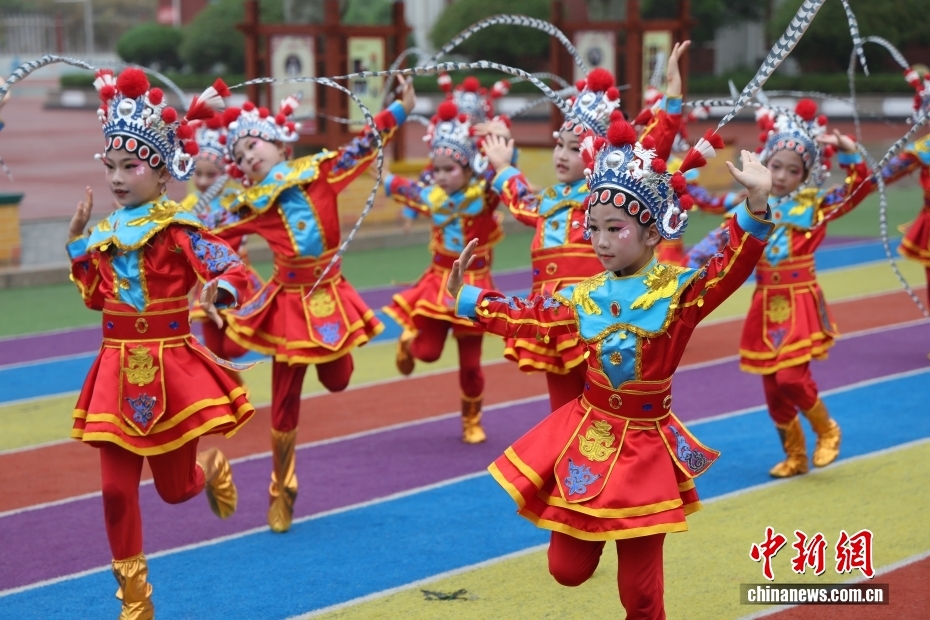山东日照：学生学习中华优秀传统文化