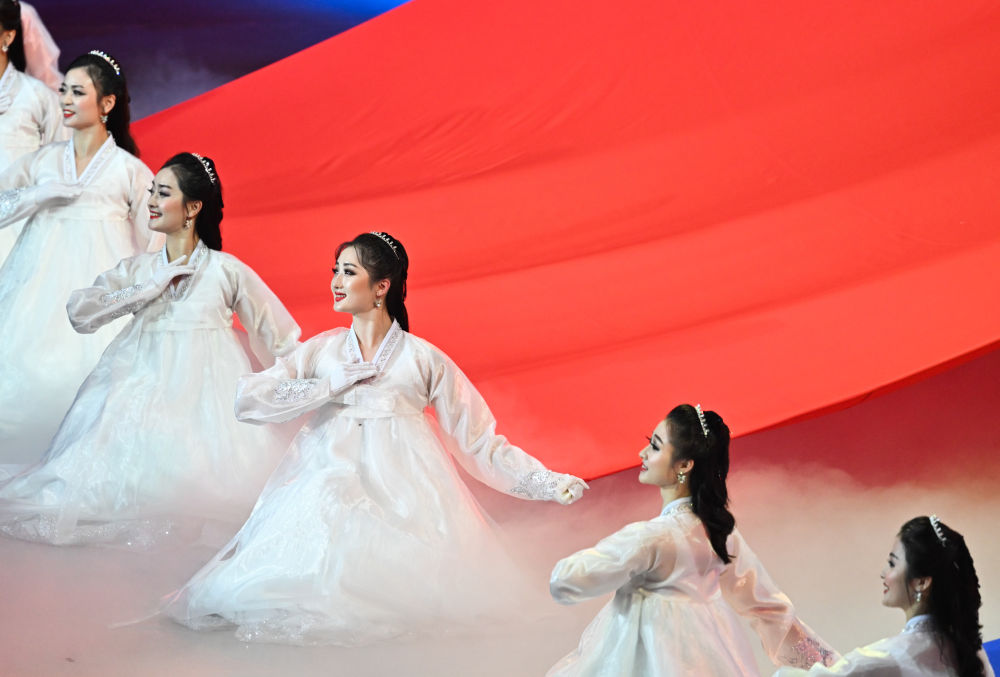 高清大图丨朝鲜举行专场文艺演出热烈欢迎习近平