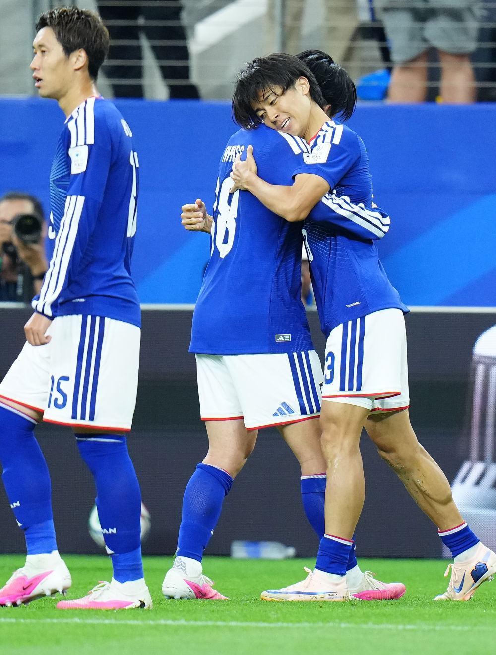 世界杯 | 两度落后两度追平 日本队逼平荷兰队
