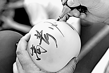 跳出“AI依赖”“对分入座”等误区 让高考志愿填报回归“志”与“愿” 跳出“AI依赖”“对分入座”等误区 让高考志愿填报回归“志”与“愿”