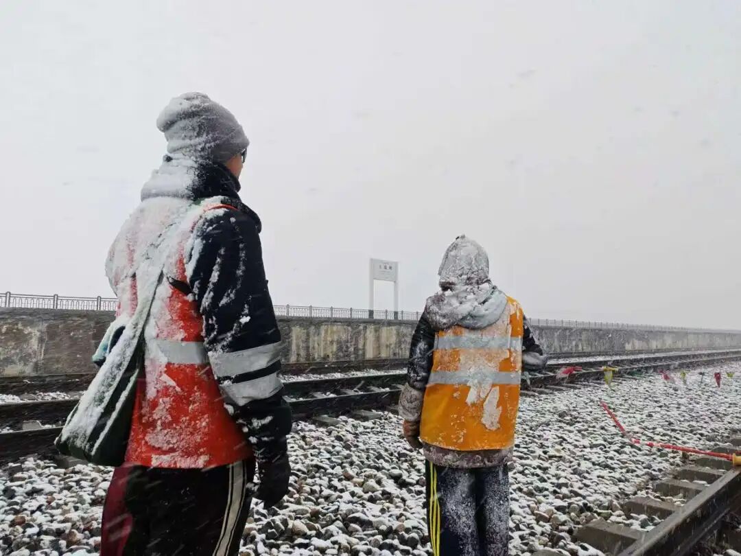 1.04亿人次、8.24亿吨,一条天路如何重塑雪域高原?