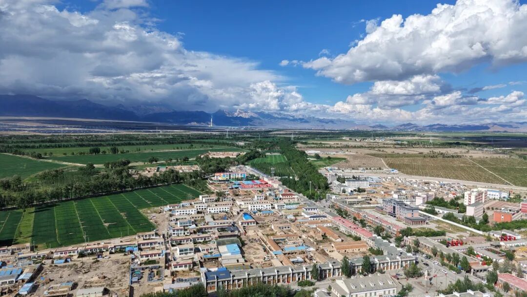1.04亿人次、8.24亿吨,一条天路如何重塑雪域高原?