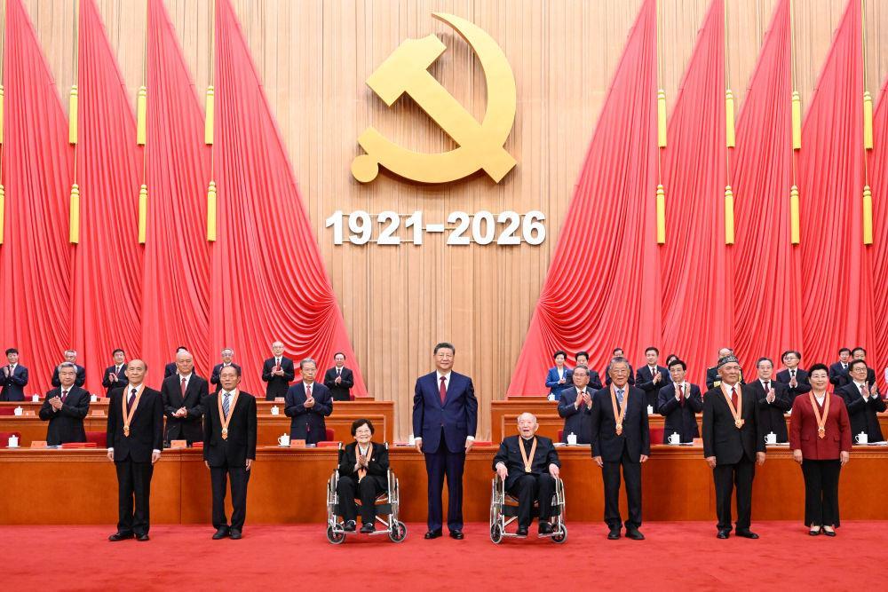 时政微观察丨时间不等人!历史不等人!牢记“三个务必”接续奋斗