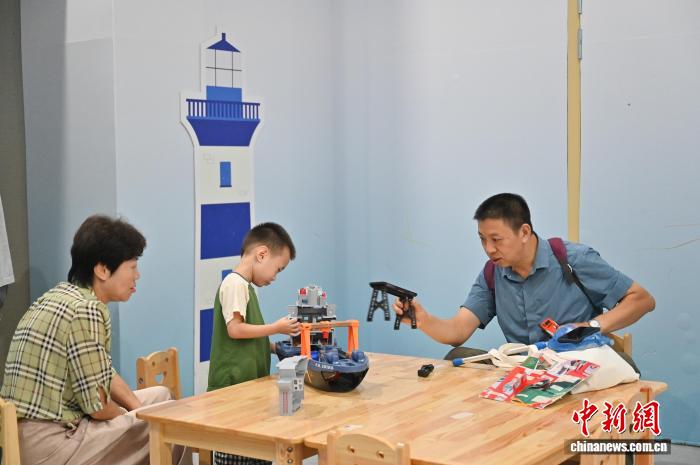 游客走进广州海事博物馆感受海丝文化魅力