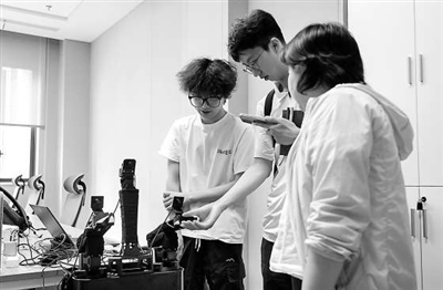 大一学生进研发一线，改变了什么