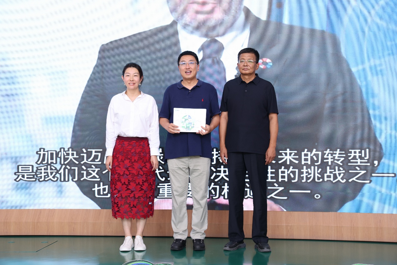 全球首个乳业治沙完整案例入选联合国绿色实践 全球首个乳业治沙完整案例入选联合国绿色实践