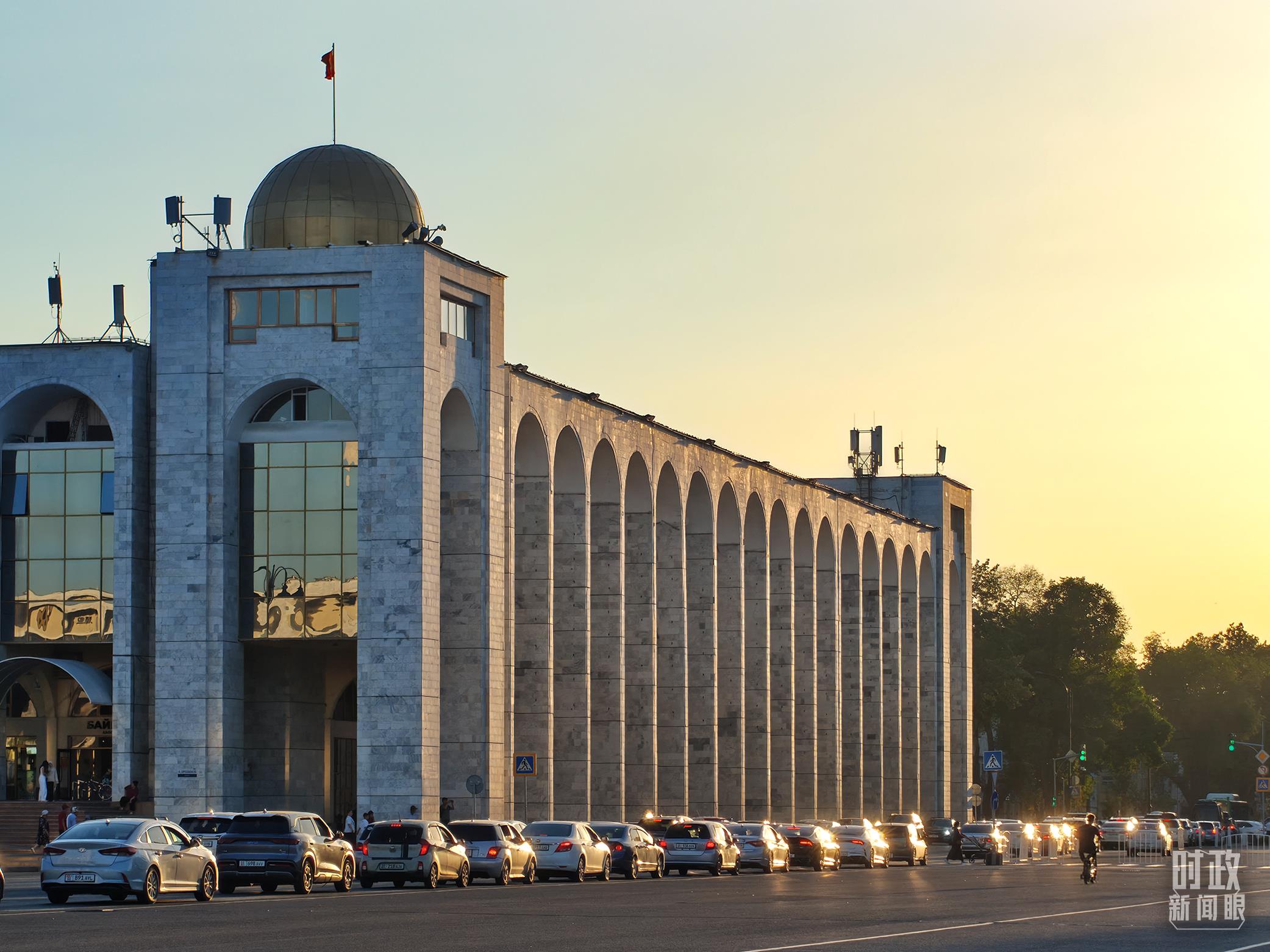 时政新闻眼丨习近平开启亚非之行,这些细节值得关注
