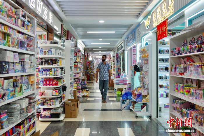 开学季催热浙江义乌文具市场