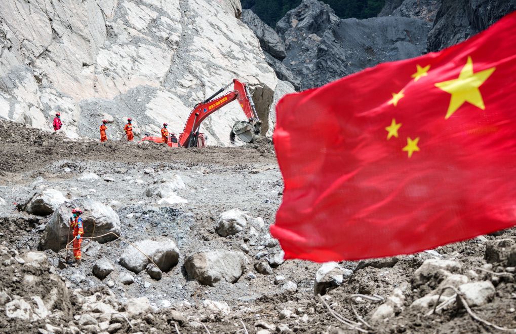 我在现场丨河谷深处,是无言的坚守与担当