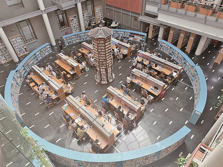 北京大学图书馆:红楼灯火 塔影书声 北京大学图书馆:红楼灯火 塔影书声